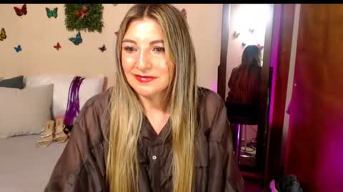 Jolie Mature online show from June 21, 11:31 pm