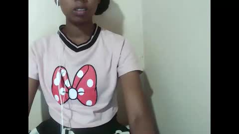 joliekah27 online show from March 17, 7:34 am