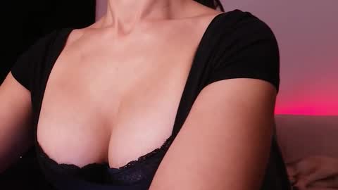 Snapshot of jonesalesya chatting on October 17, 8:39 am AlesyaJ online show from October 17, 8:39 am