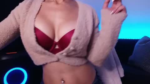 Snapshot of jonesalesya chatting on September 9, 8:03 am AlesyaJ online show from September 9, 8:03 am