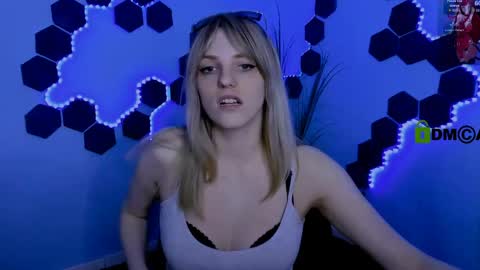 jose_fairy online show from March 27, 10:10 pm