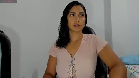 sofiaparker8 online show from June 14, 11:49 pm