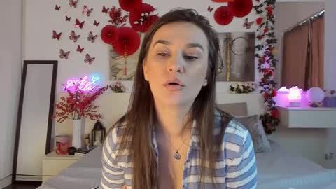 Snapshot of joycasidy chatting on February 21, 3:10 pm CassidyJoy online show from February 21, 3:10 pm