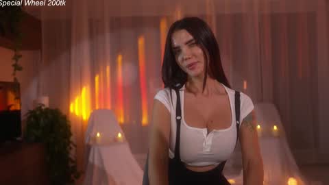 Jennifer Diaz online show from November 17, 9:04 pm