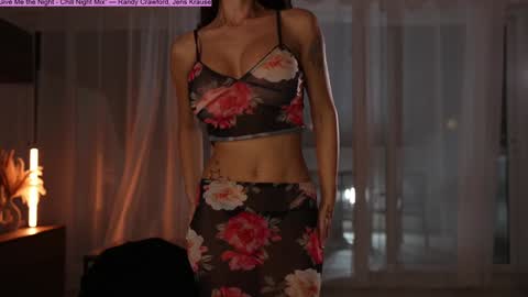 Snapshot of jseductiveart chatting on September 25, 7:55 pm Jennifer Diaz online show from September 25, 7:55 pm