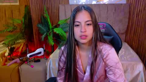 JUANITA online show from June 5, 11:27 am