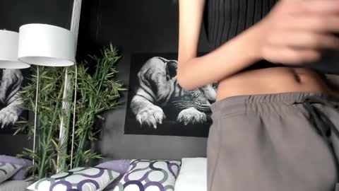 JUANITA online show from December 9, 6:57 pm