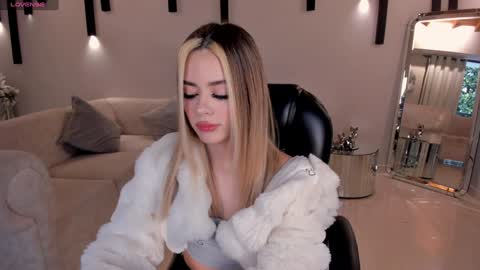 Juanita Clay online show from January 17, 11:49 am