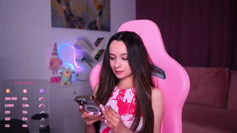 Angelina online show from April 5, 3:00 pm