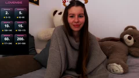 Snapshot of juicy_mystery chatting on December 14, 2:53 pm laura online show from December 14, 2:53 pm