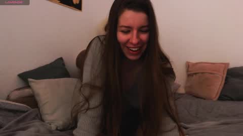 Snapshot of juicy_mystery chatting on January 1, 12:11 pm laura online show from January 1, 12:11 pm