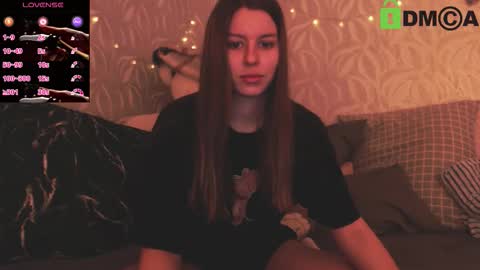 Snapshot of juicy_mystery chatting on October 1, 11:37 am laura online show from October 1, 11:37 am