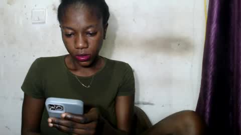 queen online show from July 24, 8:12 am