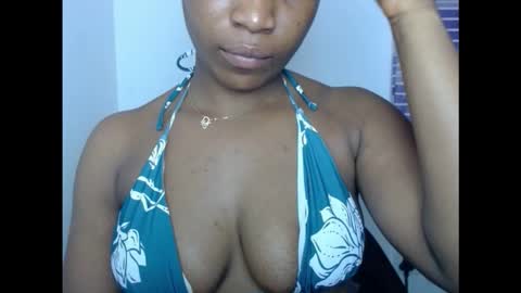 Snapshot of juicycuntx chatting on October 13, 12:19 pm juicycuntx online show from October 13, 12:19 pm
