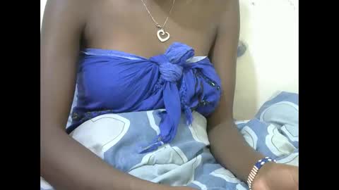 juicyebonitaa online show from December 3, 9:06 pm