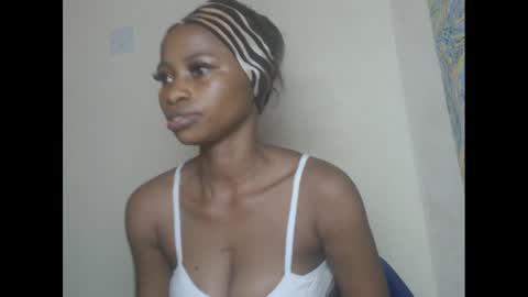 Snapshot of juicypiexx chatting on February 12, 7:24 pm juicypiexx online show from February 12, 7:24 pm