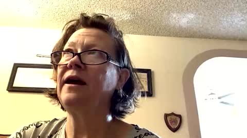 JuJuKitty online show from October 20, 4:10 pm