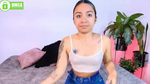 Jules and Gia online show from April 19, 6:10 pm