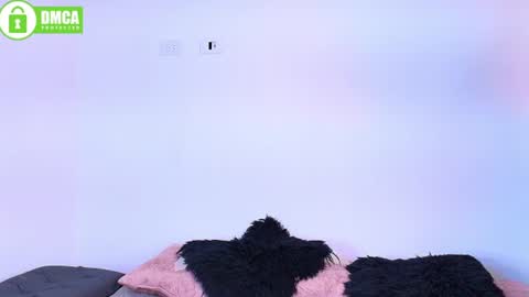Jules and Gia online show from June 14, 4:40 pm