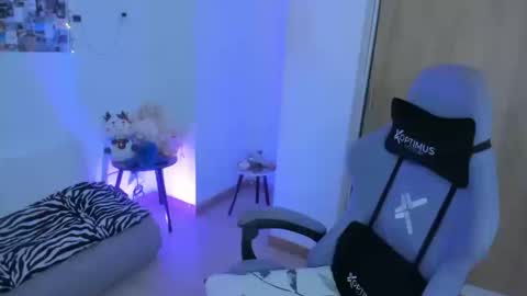 Snapshot of juli_santos_22 chatting on October 14, 10:56 pm juli_santos_22 online show from October 14, 10:56 pm
