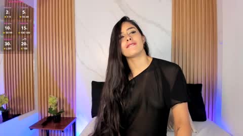 J U L IA   M A R T I N E Z online show from April 10, 11:38 am