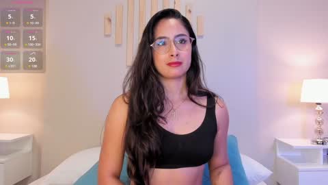Snapshot of julia_martinezz_ chatting on December 18, 11:34 am J U L IA M A R T I N E Z online show from December 18, 11:34 am