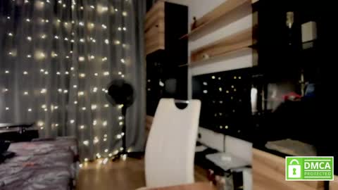 julia_t_mog online show from May 24, 11:03 pm