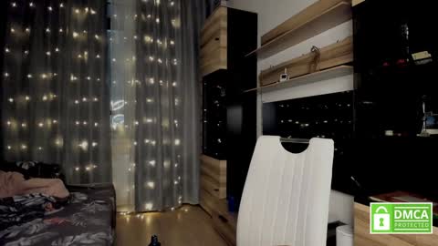 Snapshot of julia_t_mog chatting on December 14, 10:07 pm julia_t_mog online show from December 14, 10:07 pm