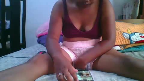 juliah02 online show from February 22, 1:55 pm