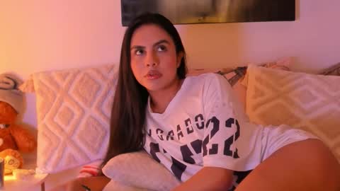 Juliana online show from March 26, 5:42 am