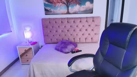  JULIANA CASTRO online show from March 26, 12:29 pm