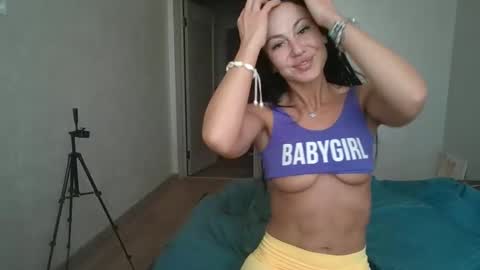 Snapshot of julianagold1 chatting on February 22, 11:13 am julianagold1 online show from February 22, 11:13 am