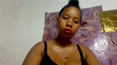 Julianah online show from July 18, 5:04 pm