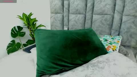 juli online show from August 1, 4:47 am