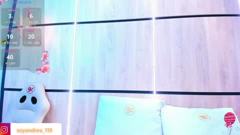 Snapshot of julianna_smith chatting on January 20, 2:43 am ANDREA online show from January 20, 2:43 am