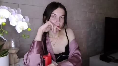 Julia online show from July 28, 7:39 pm