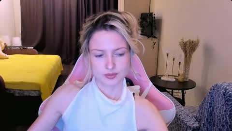 Julie online show from February 3, 12:43 pm