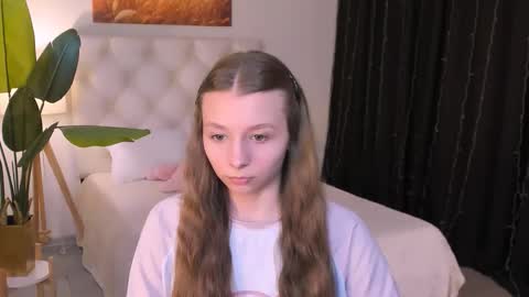 juliedaniel online show from March 25, 9:34 am