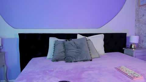 Snapshot of julieta_cortes__ chatting on September 22, 12:03 pm Julieta online show from September 22, 12:03 pm