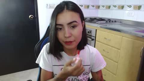 julieta_fn online show from December 20, 3:27 pm