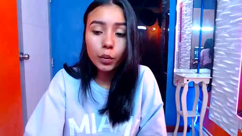Snapshot of julieta_fn chatting on October 8, 2:10 pm julieta_fn online show from October 8, 2:10 pm