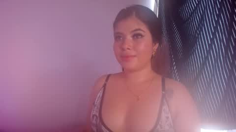 Julie  independent model  online show from March 3, 5:30 pm