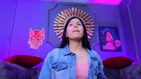 Snapshot of julieta_russell chatting on December 30, 11:48 am Julieta online show from December 30, 11:48 am