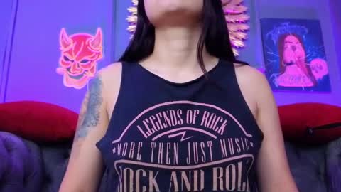 Snapshot of julieta_russell chatting on December 18, 11:56 am Julieta online show from December 18, 11:56 am