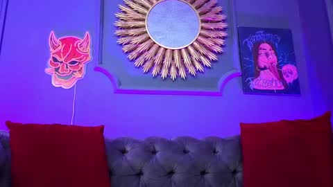 Snapshot of julieta_russell chatting on January 28, 11:38 am Julieta online show from January 28, 11:38 am