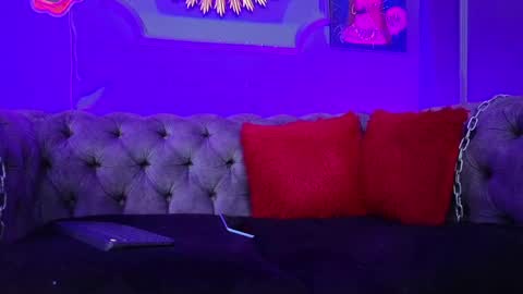 Snapshot of julieta_russell chatting on March 12, 10:07 pm Julieta online show from March 12, 10:07 pm