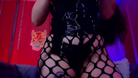 Snapshot of julieta_russell chatting on October 4, 12:44 pm Julieta online show from October 4, 12:44 pm