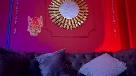 Snapshot of julieta_russell chatting on September 15, 12:24 pm Julieta online show from September 15, 12:24 pm