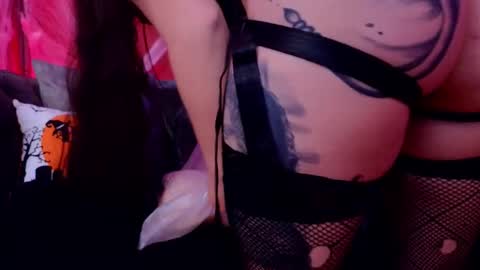Snapshot of julieta_russell chatting on October 16, 1:25 pm Julieta online show from October 16, 1:25 pm
