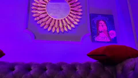 Snapshot of julieta_russell chatting on February 25, 11:32 am Julieta online show from February 25, 11:32 am